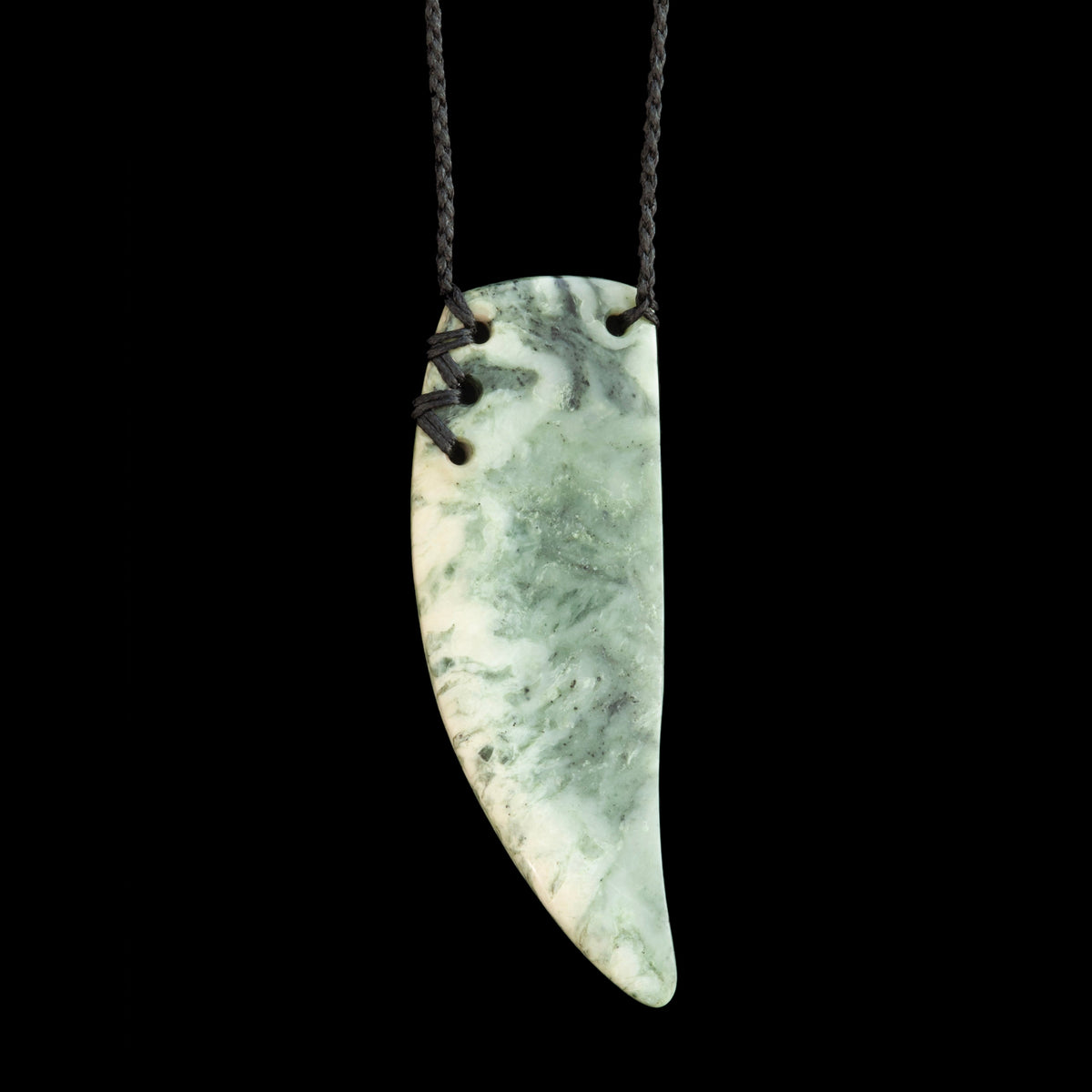 Jade niho pendant